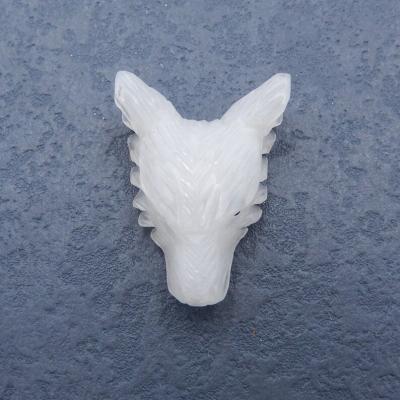 China Fashionable White 32mm Beads of Jade Carved Necklace Stone Pendant, Wolf Head Animal Stone Pendant Handmade for sale