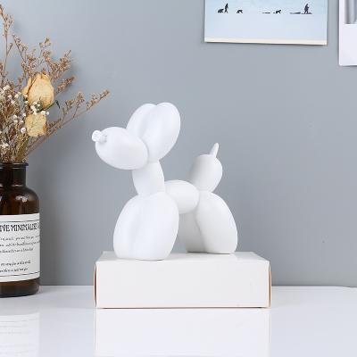 China Simple and modern modern creative hot table cute heart table decoration cute dog balloon dog Internet bedroom object cartoon style for sale