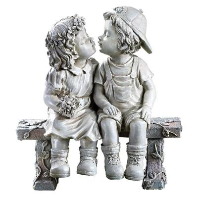 China Outdoor Handwork Resin Embracing Couples Boy and Girl Garden Sculpture Gift Collection Decorative Craft Ornaments for sale