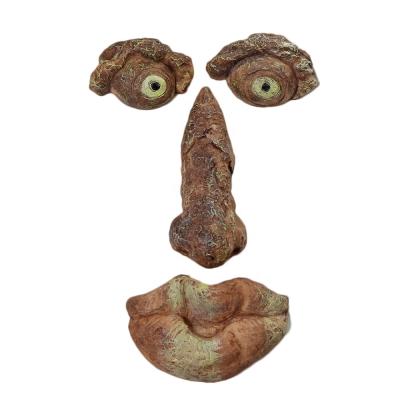 China Handwork Halloween Tree Face Mask Easter Bark Face Tree Ornaments Weird Funny Pranks Pranks Props Garden Resin Sculpture Ornament for sale