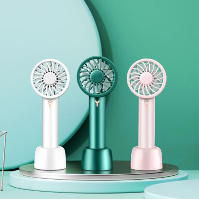 China 7 blades design 2021 summer products top sell electric mini fan desktop rechargeable tabletop mini usb fan for sale