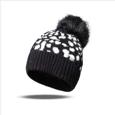 China COMMON Wholesale Mosaic Fashion Accessories Winter Knitting Hats For Woman Wool Women Warmly Knitted Hat Pompom Beanies for sale