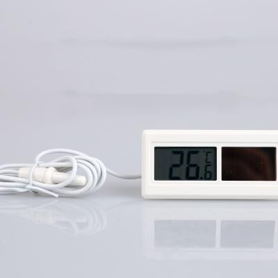 China 24 Hours Indoor Outdoor Digital Thermometer Digital Thermometer Measure Temperature with DST-50 Sensor for sale