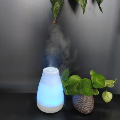 China Portable Air Humidificador,Mini Car Ultrasonic Diffuser Humidifier For Bedroom,Usb Essential Oil Umidificador Diffuser Car Humidifier for sale