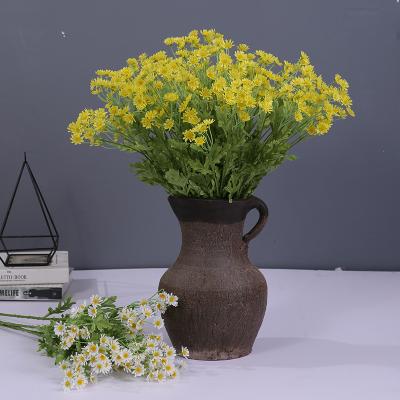 China Modern wholesale cheap artificial silk flower decoration chamomile for sale