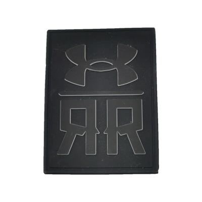 Cina Sustainable Support Customized Services 3D Logo Printed Clothing Sustainable Rubber Black Silicone Label in vendita