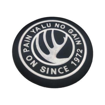 Cina Pure TPU Badge Soft Rubber Microfiber Embossed Viable Patches Private Apparel Labels in vendita