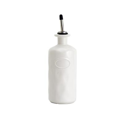 China Freshness Preservation The Nordic Simple Stylish Ceramic Soap Dispenser Of The Latest Solid Color High Ceramic Ceramic Soap for sale