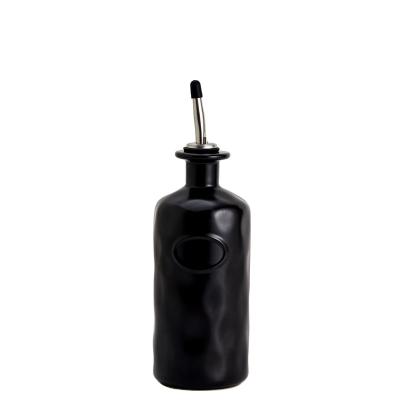 China 20 oz Blockbuster Single Monomer Freshness Premium Black and White Ceramic Olive Oil Dispenser and Stylish for sale