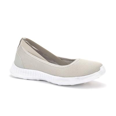 China 2021 Fashion Trend New Fashion Ladies Slip On White Casual Walking Shoes For Women for sale