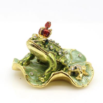 China Europe Green Crystal Frog Shape With Crown And Lotus Leaf Tin Trinket Box for sale