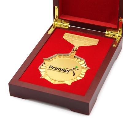 China Europe Manufacture of Medals Metal Medallions Gold Medal Models Souvenir Medal Wooden Boxes for Medal for sale