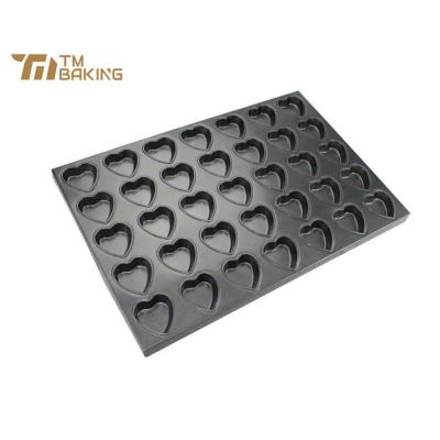 China Metal Baking Tray Mini Cake Baking Molds Heart Shaped Non-Stick Aluminum Cupcake Cake Bread Viable Molds for sale