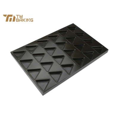 China Viable Commercial Non-Stick Cupcake Baking Tray Triangle Muffin Pan Mini Sandwich Bread Baking Mold Tray for sale