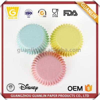 China Disposable Modern Style Waterproof 40-60gsm Paper Cup Eco - Friendly Colorful Cake Wrappers for sale