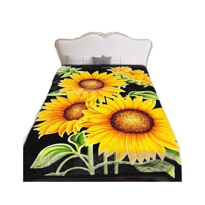 China PORTABLE Hot Selling Customized Glossy Flower Design Print Fleece Super Soft Polyester Flannel Blanket for sale