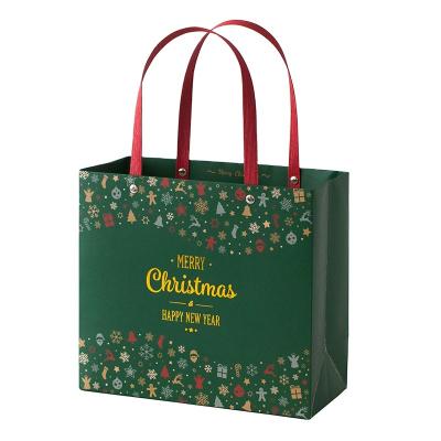 China Portable Winter Folding Baggage Scarf Bag Clothing Style Retro Christmas Gift Paper Gift Box Recyclable Set for sale