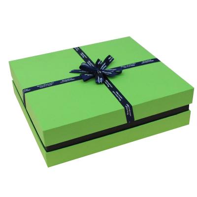 China Wholesale Recyclable Custom Logo Printing Paper Luxury Green Christmas Packaging Green Gift Box for sale