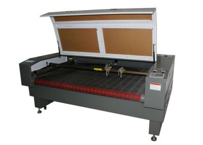 China Auto die rode de gravuresnijmachine van de punt80w laser voor textiel/stoffen/broodjesmateriaal voeden Te koop