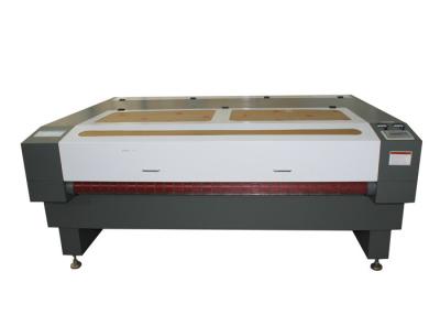 China Auto feeding wool felt laser cutting machine engraving equipment for textile / plush toy for sale