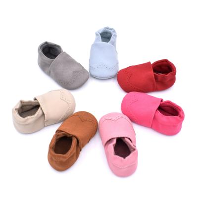 China New Breathable Abrasive Leather Babyshoes 0-1 Year Old Soft Sole Toddler Shoes 7 Color Babyshoes for sale