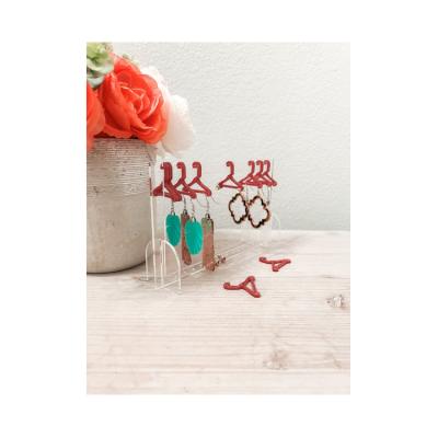 China Modern Custom Clear Acrylic Earring Display Stand With Red Color Coat Hanger For Jewelry Holder Hanger For Gift for sale