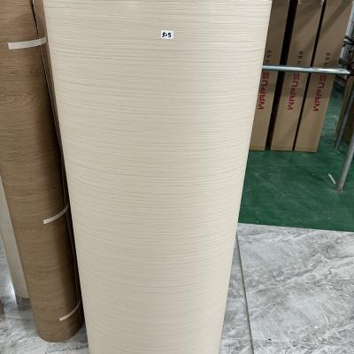 Chine Film autoadhésif en PVC de couleur solide PVC stratification Noir éclaboussure de bois de grain Film vinyle pour la décoration de la maison à vendre