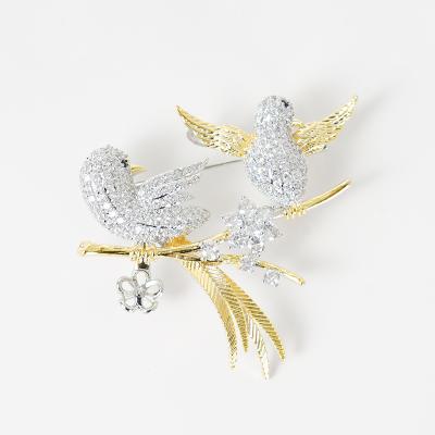 China 2021 new style fashion animal brooch brooch full version diamond zircon silk bird Korean series gold for sale