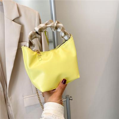 China New Style SP443 Durable Yellow Leather Lady Chain Messenger Bag Square Bags for sale