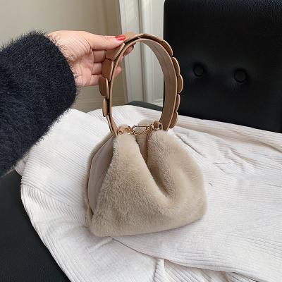 China Fashion New Designer SP1291 2021 Luxury Winter Casual Ladies Furry Tote Bag Chain Shoulder Portable Plush Armpit Bag for sale