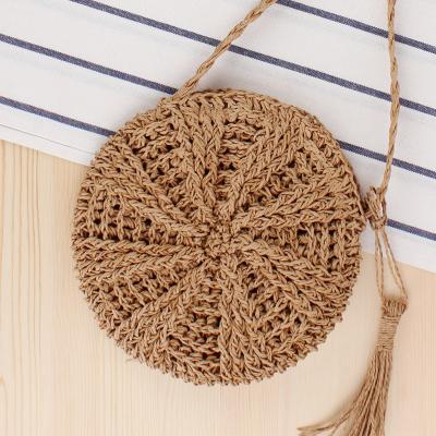 China SP763 Durable Simple Round Tassel Woven Bag Women's Handwork Shoulder Straw Bag Summer Beach Bag Handmade Bag for sale