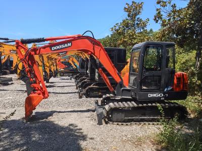 中国 6ton Used Doosan Mini Excavator DH60 Excavator 0.2m3 Bucket Used Mini Track Hoes 販売のため