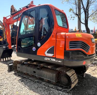 China 7420kg 7ton Usado Doosan Mini Digger Dx75 Escavação de segunda mão à venda