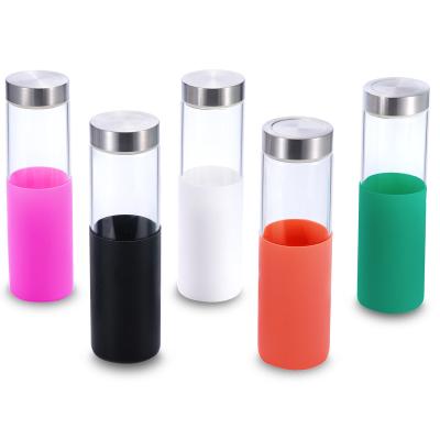 China Sustainable Ready To Ship 20oz Glass Water Bottle Wide Mouth With Silicone Sleeve for sale