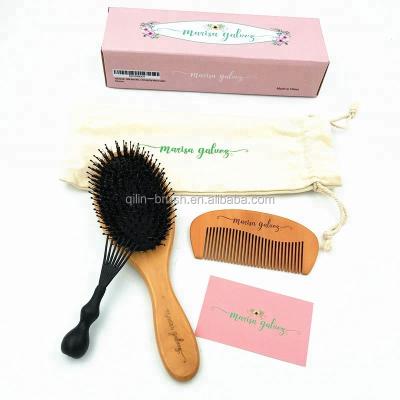 Κίνα Wholesale Custom Oval High Quality Pure Bamboo Bristle Handle Boar Cushion Logo Perfect Gift For Girl Boar Bristle Hair Brush Set προς πώληση