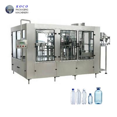 China Máquina automática de llenado de botellas de agua 3000BPH 200 a botella de 2000ml en venta