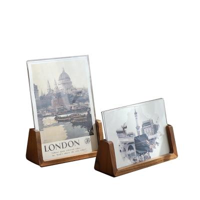 China Hot Selling Family 6x8 4x6 Inch Modern Style Modern Design Oak Decor High Clear Glass Acrylic Photo Frame Plastic Picture Frame for sale