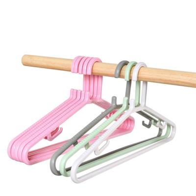 China High Quality Eco-friendly Colorful Adults Plastic Hanger For Sale Popular Hang Hook Designs for sale