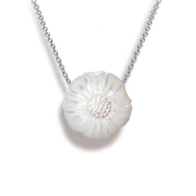 China Attractive Hand Carved Lucky Flower Pearl Pendant, Natural Pearl Flower Daisy, Customized Designs Available for sale