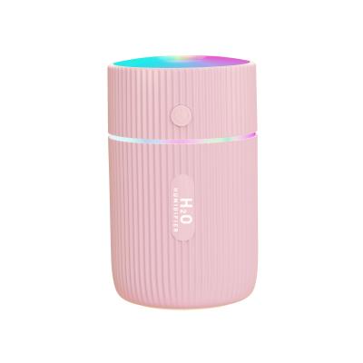 China Convenient Mini Sterilizer Portable Mute Fog Humidity USB Car Air Humidifier With Color Light for sale