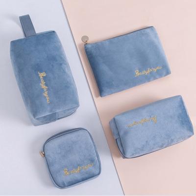 China Wholesale Luxury Cosmetic Bag Travel Makeup Winter Velvet Bag Fashion Velvet Cosmetic Bag Organizer for sale