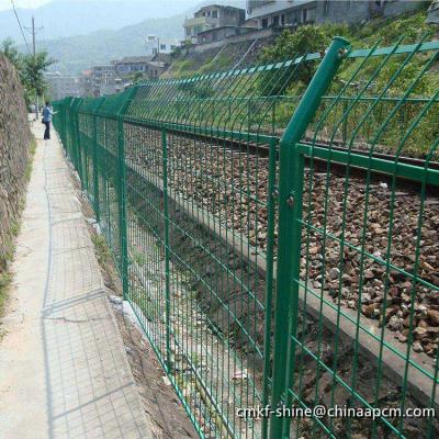 China Home Outdoor Welded Wire V Mesh Garden Fence and Farm Fence for sale