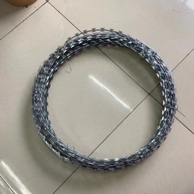 China BTO-22 Galvanized Barbed Wire BTO-22 Concertina Razor BTO-12 Razor Barbed Fence Wire for sale