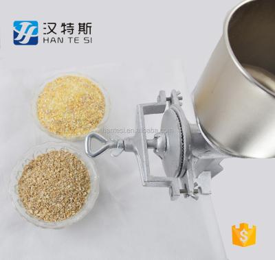 China Home Mini Corn Mill Drying Grinding Machine Manual Hand Operating Multifunctional Grain Grinder 20-40kg/h for sale