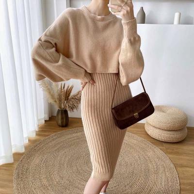 China Anti-pilling women Autumn Two Piece Ribbed Sweater set lantern sleeve top and slim sexy V-neck skimmed knit dress for sale