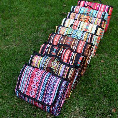 China Extra Large Portable Handheld Sandproof Mat Waterproof Picnic Blanket for Picnic Camping Hiking Festivals for sale