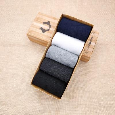 China Wholesale Pure Color QUICK DRY Autumn Hot Sale Fashion Plaid Breathable 5 Pair Gift Box Pack Cotton Business Men Socks for sale