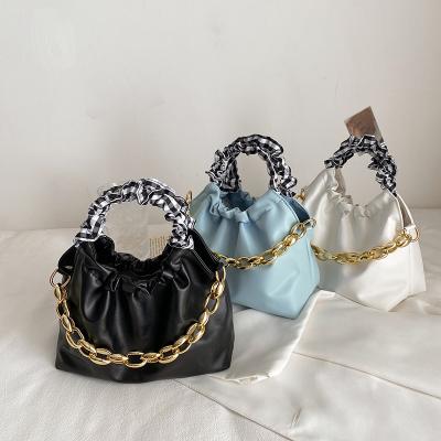 China Wholesale Autumn Small Ladies Shoulder Messenger High Quality Bags Women Fashion Pearl Chain Handbags Shoulder for sale