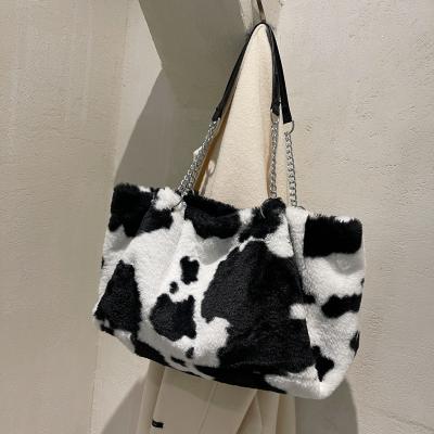 China Portable Wholesale Fashion Cotton Shoulder Bag Cotton Plush Korean Chained Cheap Shoulder Tote Bag for sale