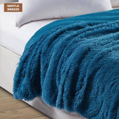 China 2022 Customs Anti-Static Faux Fur White Mink Lining Faux Fur To Throw Long Pile PV Fleece Cover Blanket For Living Room Plain Color for sale